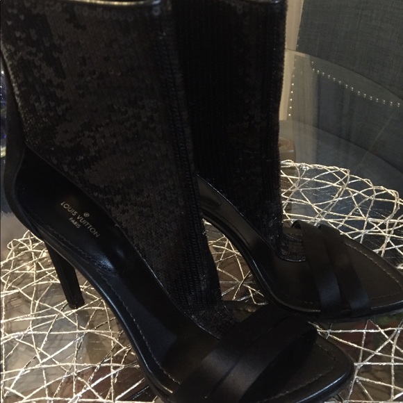 Louis Vuitton sandal size 38/8 Brand New✨ - Picture 1 of 4
